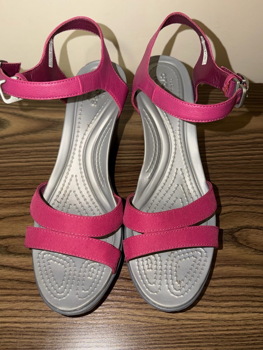 Crocs Leigh II Ankle Strap Wedge Heel Sandal Women's Size 10 Berry/Charcoal
